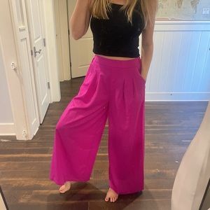 Davi & Dani wide leg trouser pants. Size small.